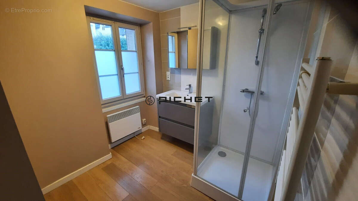 Appartement à ALLASSAC