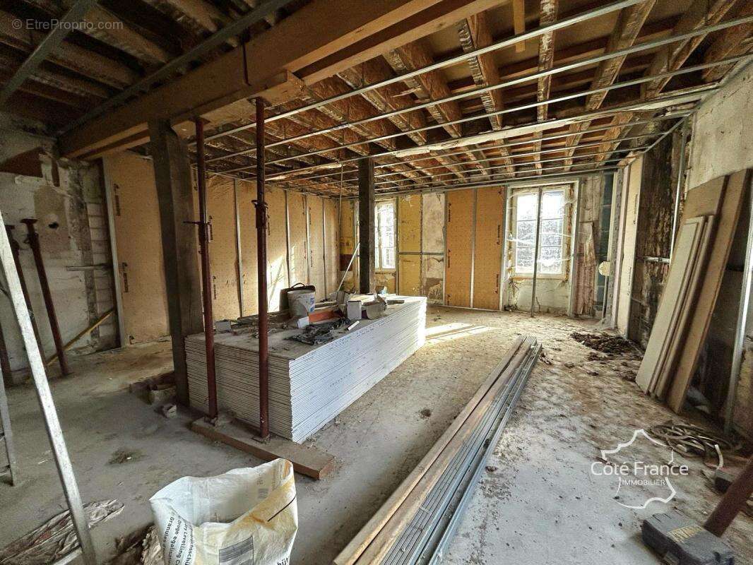 Appartement à BRIENON-SUR-ARMANCON