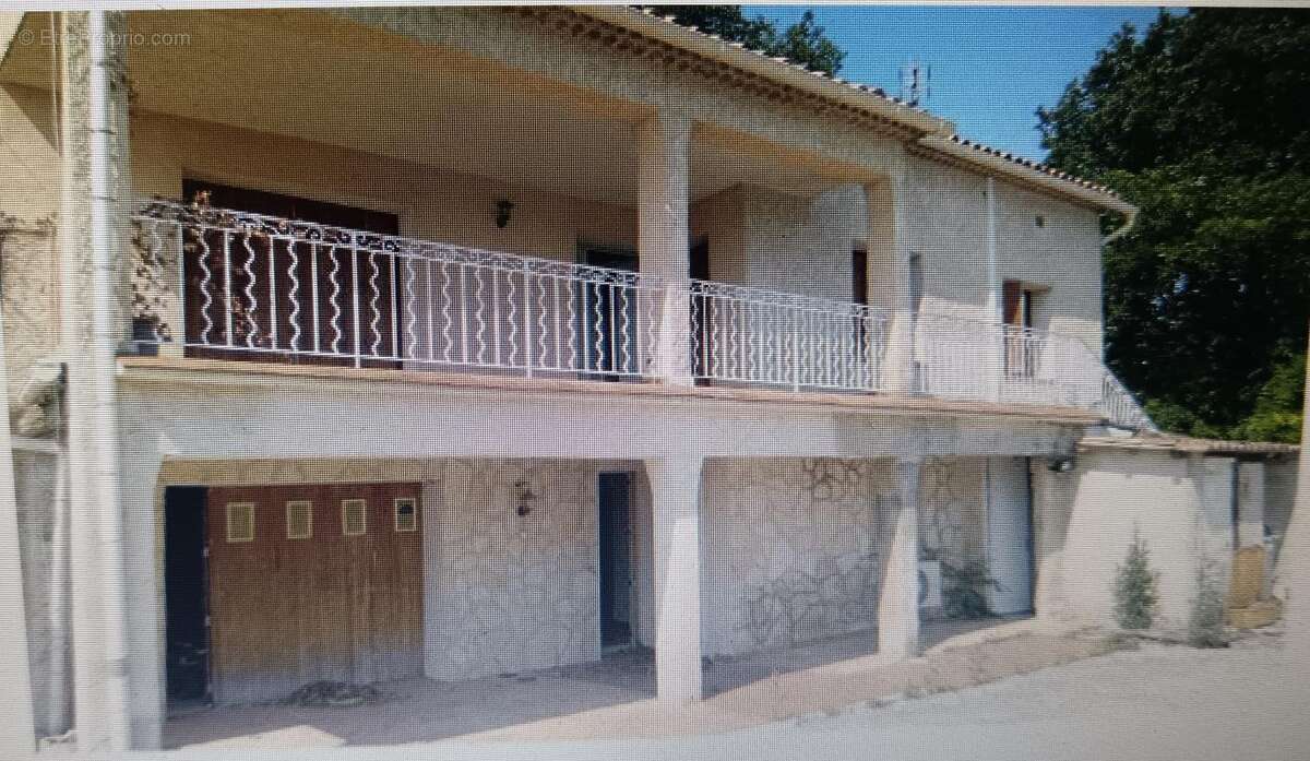 Maison à LE PUY-SAINTE-REPARADE