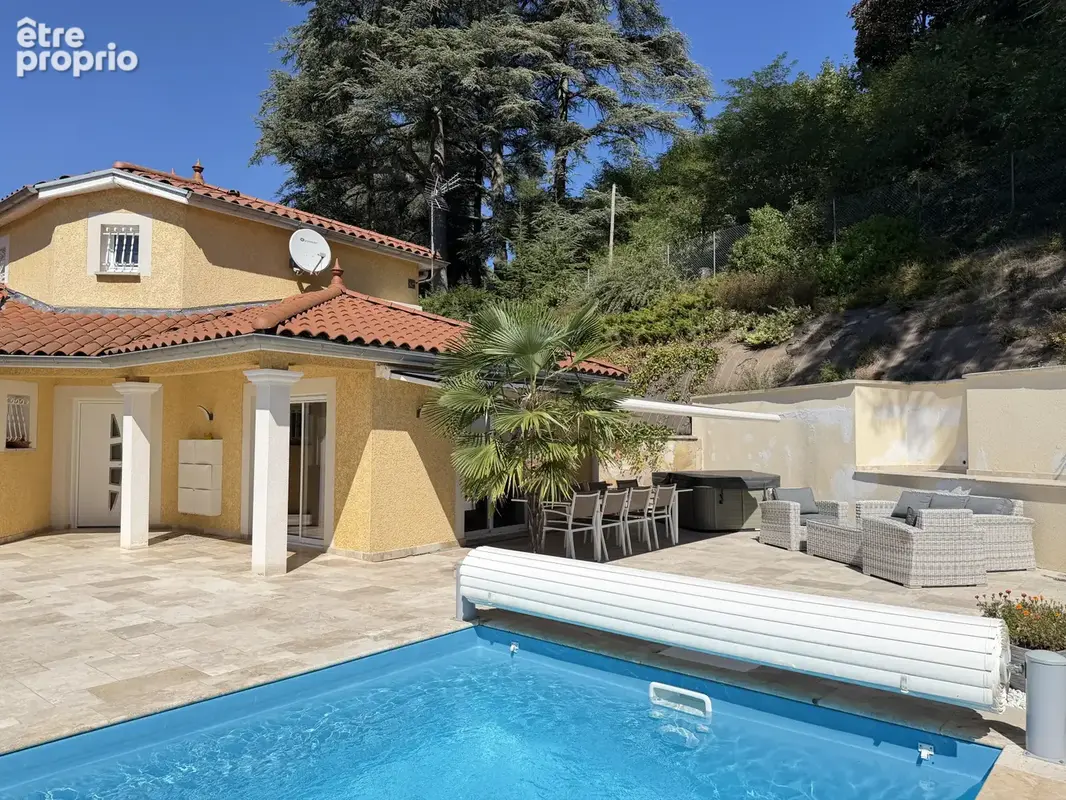SAINT-GENEST LERPT Maison de 2004 avec piscine 450.000€ - photo 9