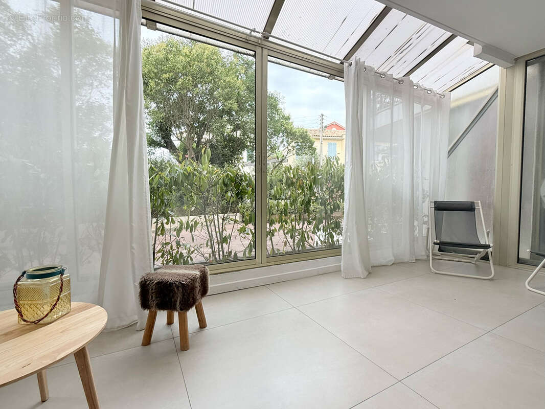 Le mourillon - appartement 1 piece 30m2 + veranda 13m2 - photo 10
