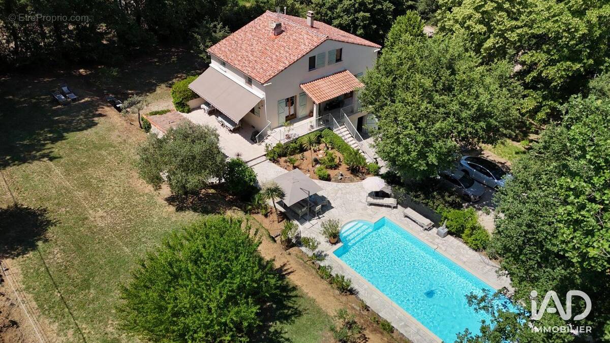 Photo 1 - Maison à TRETS
