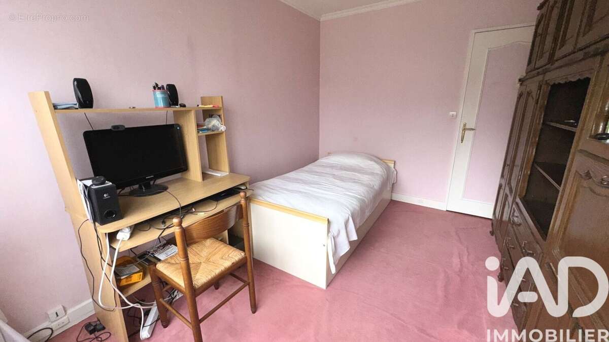 Photo 7 - Appartement à SAINT-CYR-L'ECOLE