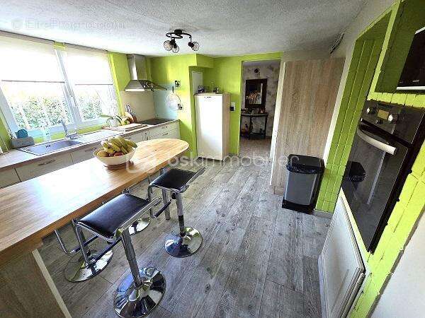 Maison de 120 m2 avec 4 chambres et piscine sur un terrain de 828 m2 !!! - photo 9