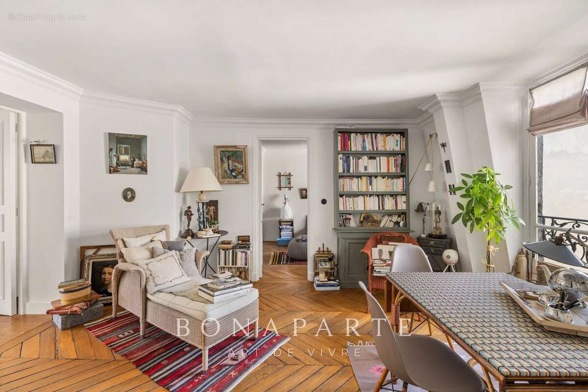 Paris 8ᵉ – Madeleine  Appartement 5 pièces avec balcon - photo 8
