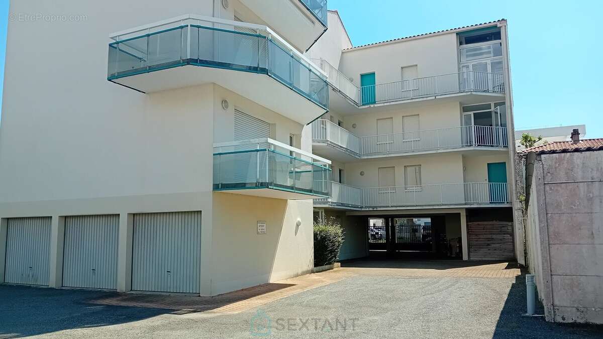 Appartement 2 chambres, plage et centre ville - photo 2