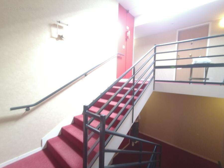 Appartement 65 m² à Saint-Ave  - photo 355