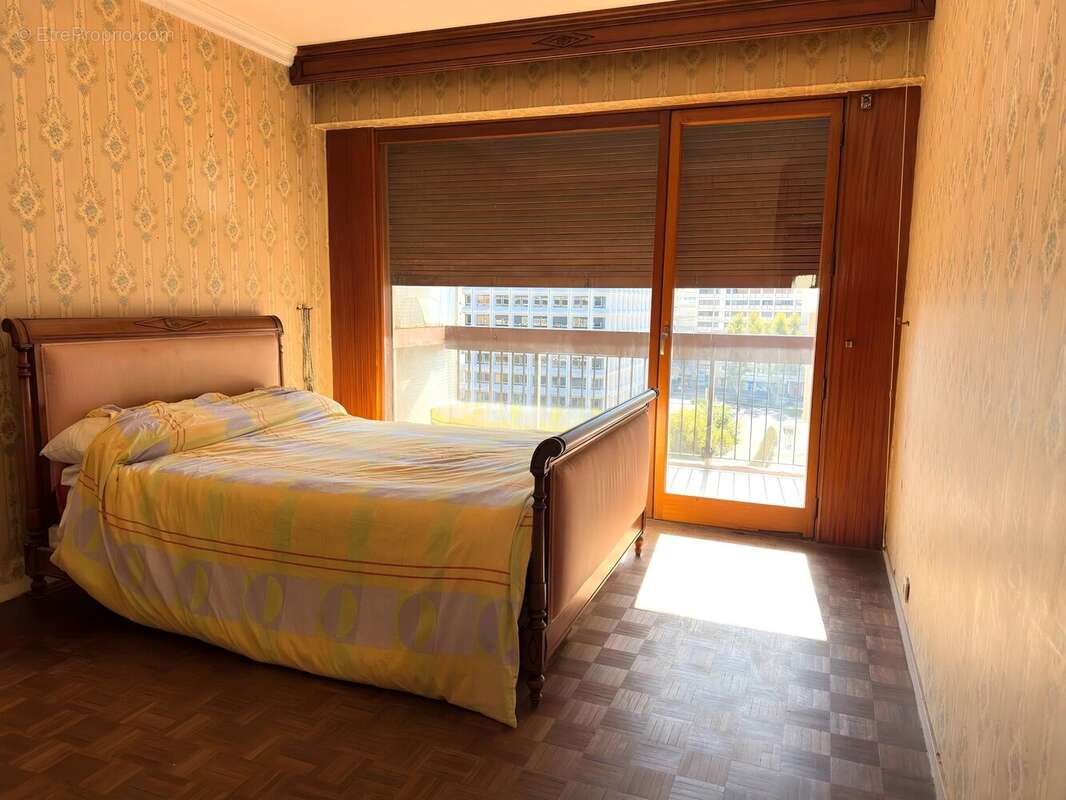 Appartement à MARSEILLE-6E