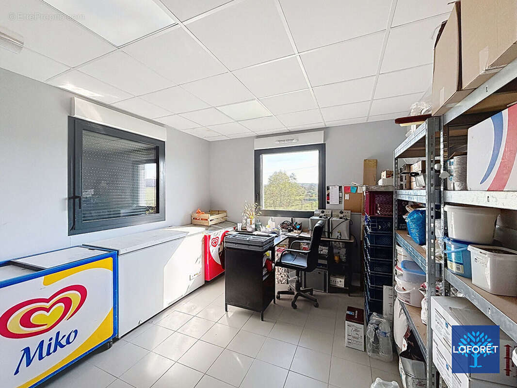 Commerce à SAIZERAIS