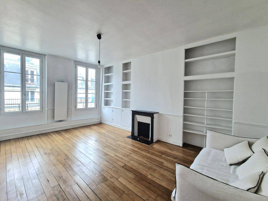 Appartement à PARIS-4E