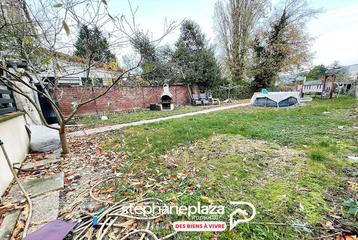 Maison à SAINT-ETIENNE-DU-ROUVRAY