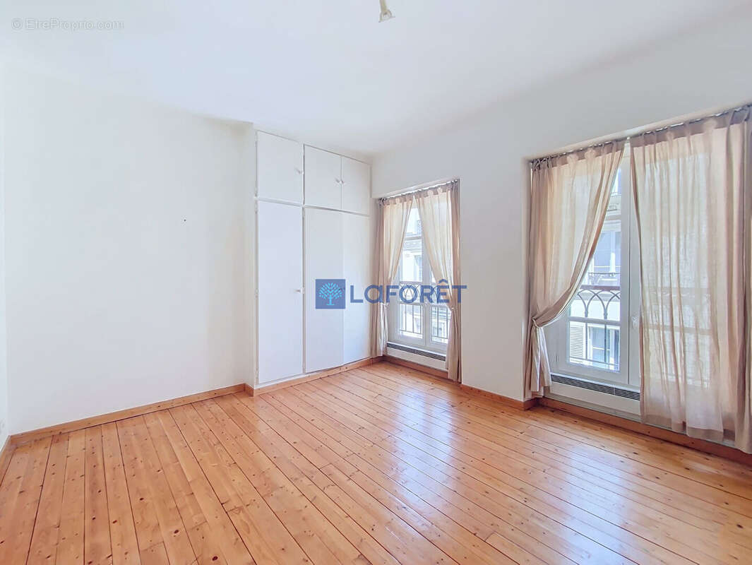 Appartement à PARIS-2E