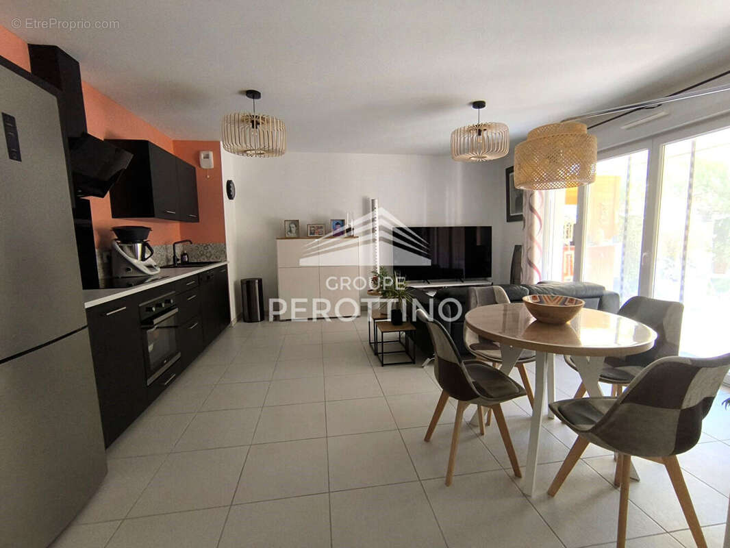 Appartement à PEYNIER