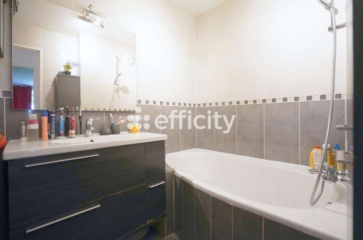 Appartement à FRESNES