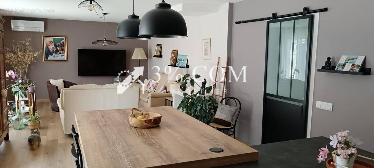 Maison à ETOILE-SUR-RHONE