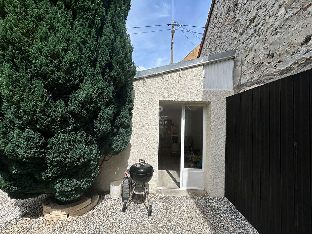 Maison Chanteloup Les Vignes 5 pièce(s) 100 m2 - photo 13