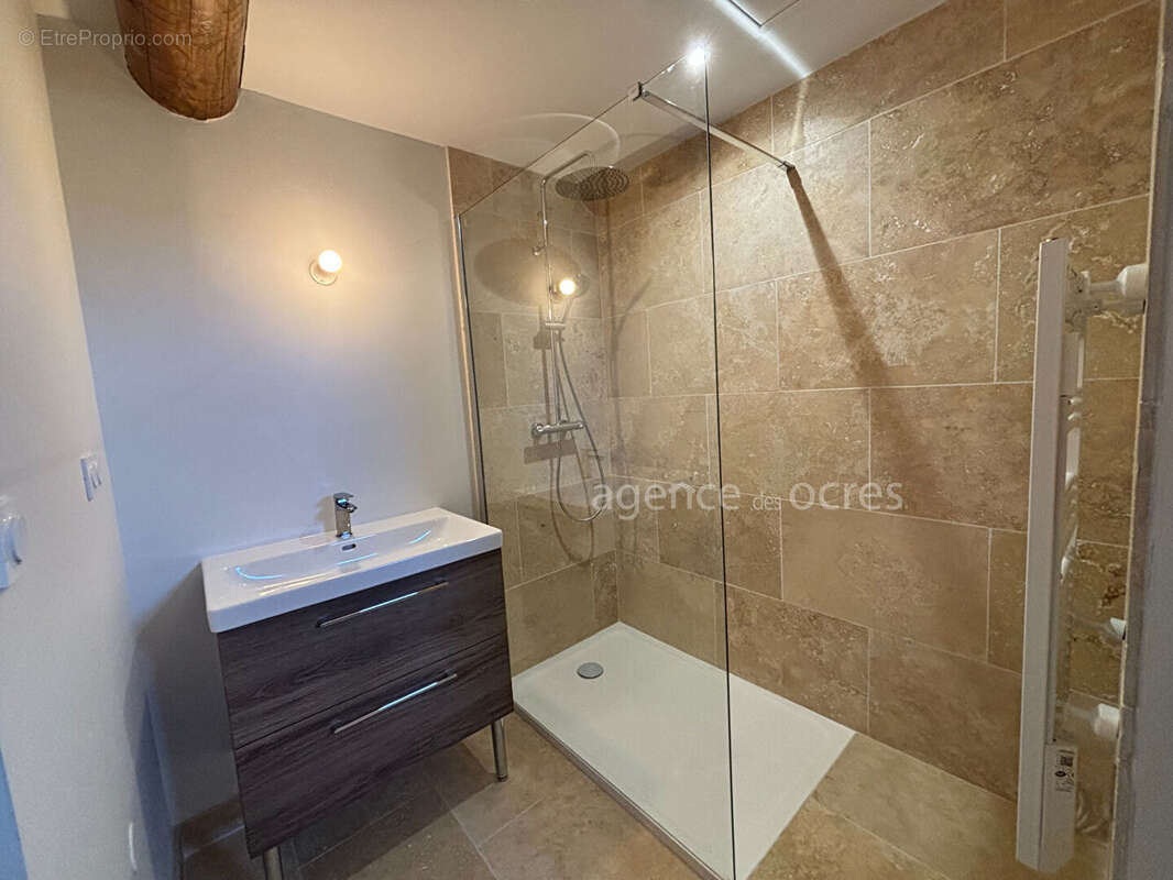 Maison à ROUSSILLON