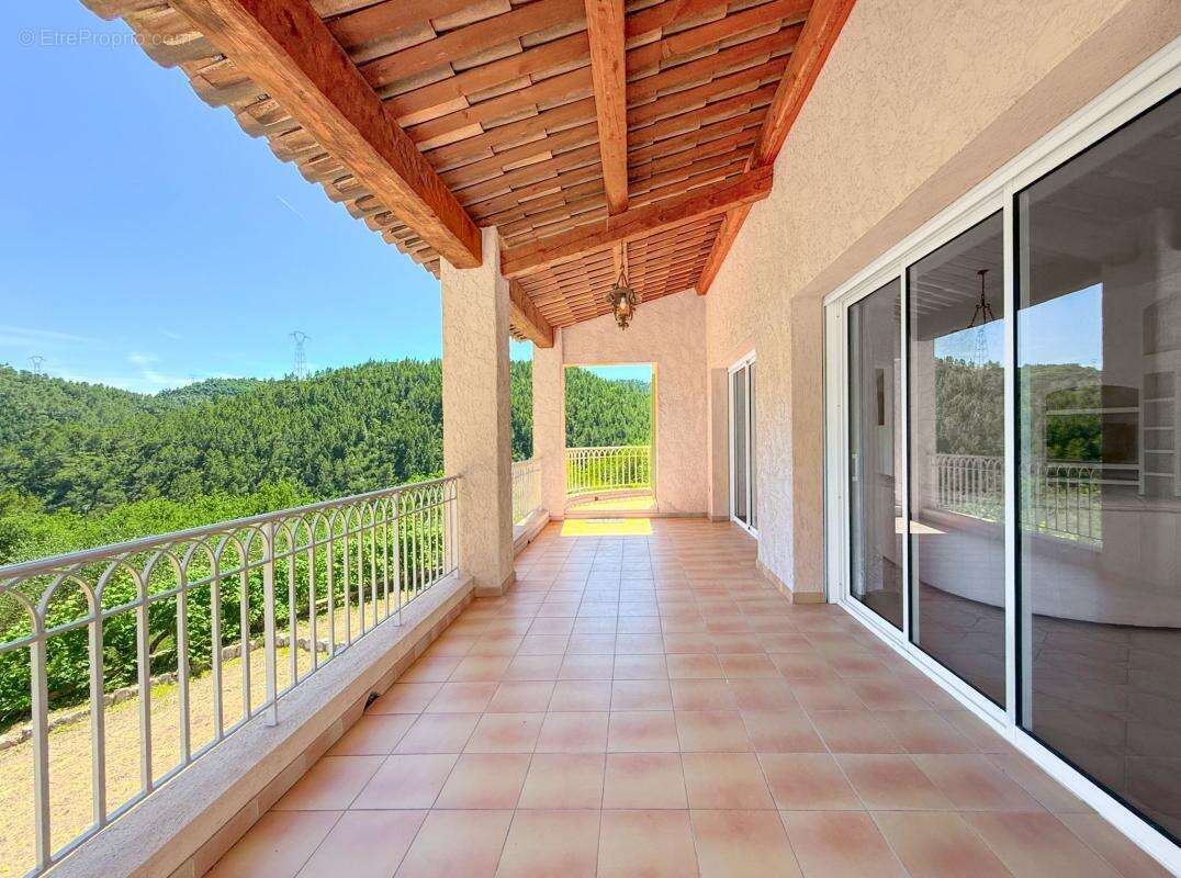 Maison à L'ESCARENE