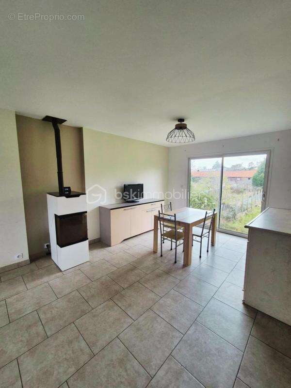 Maison à MARTAINNEVILLE