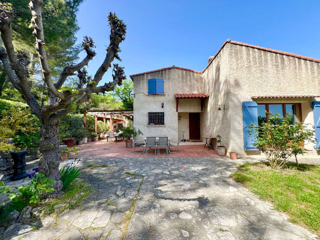 Maison à ROQUEVAIRE