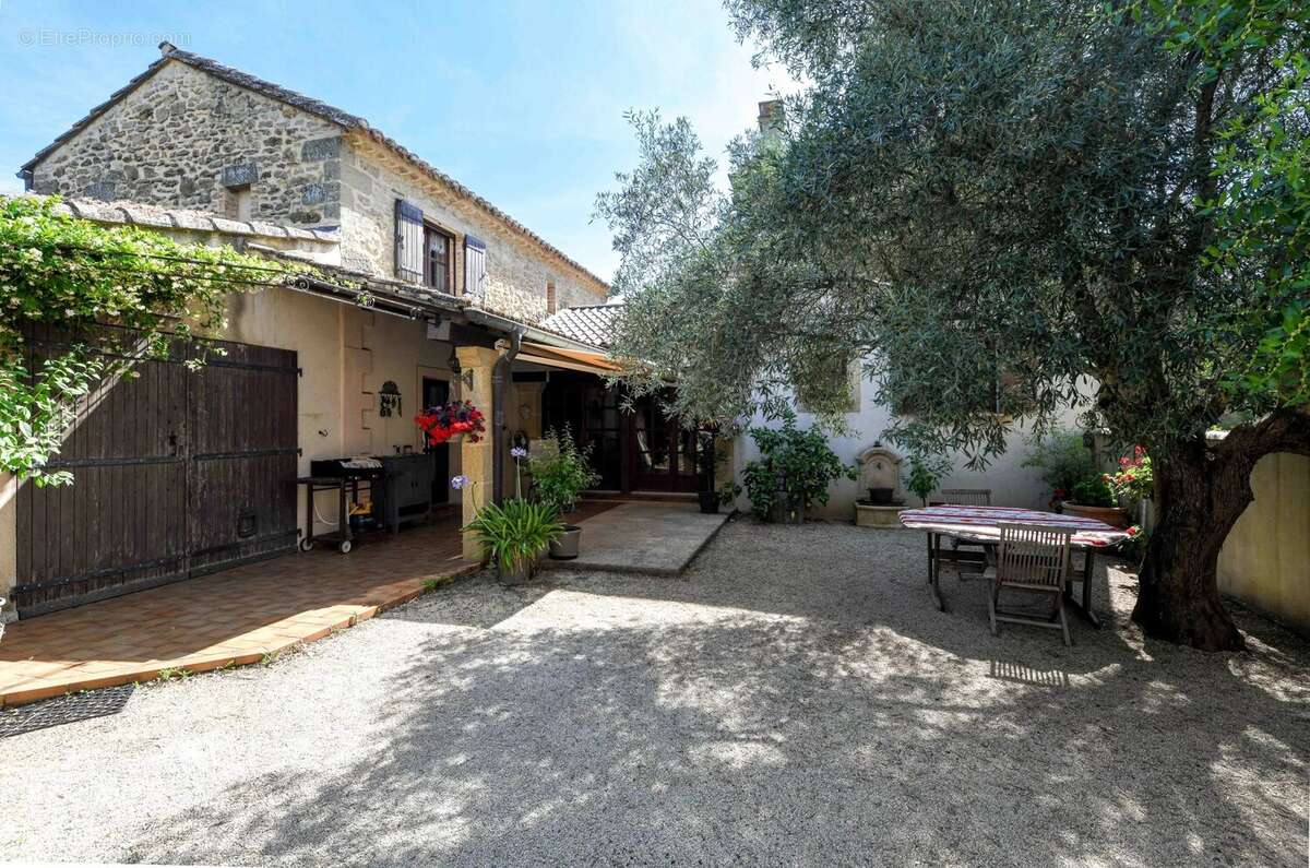 Maison à UZES