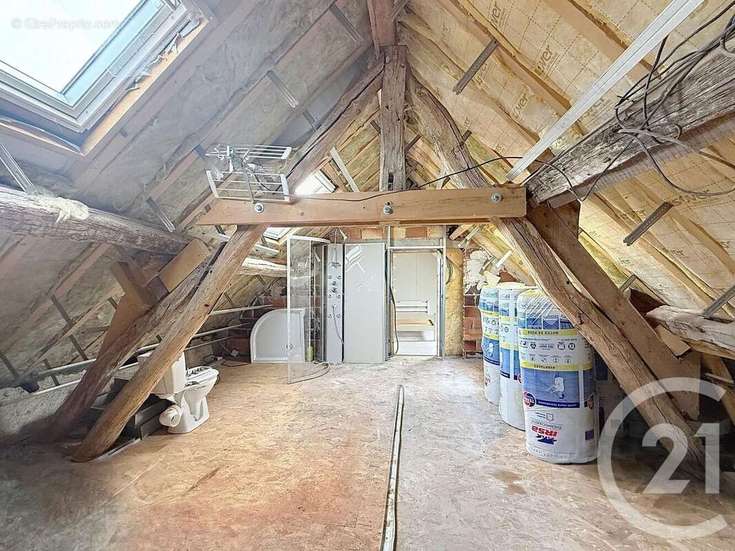 Maison à VILLETHIERRY