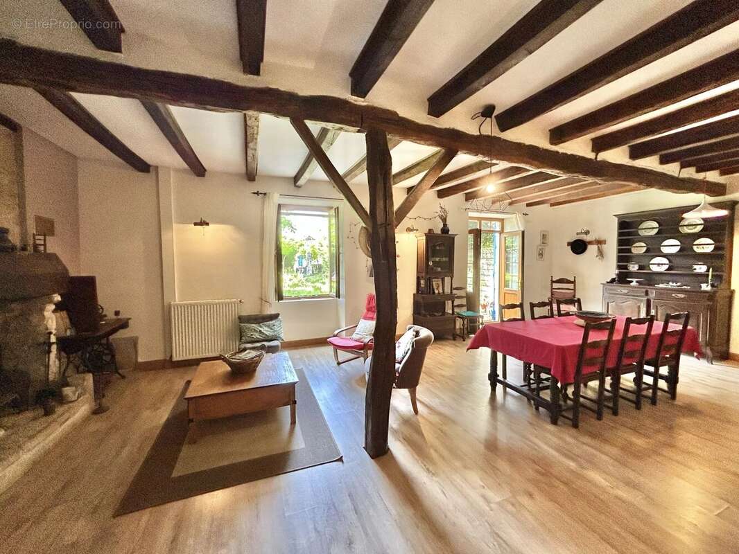 Maison à SAUZE-VAUSSAIS