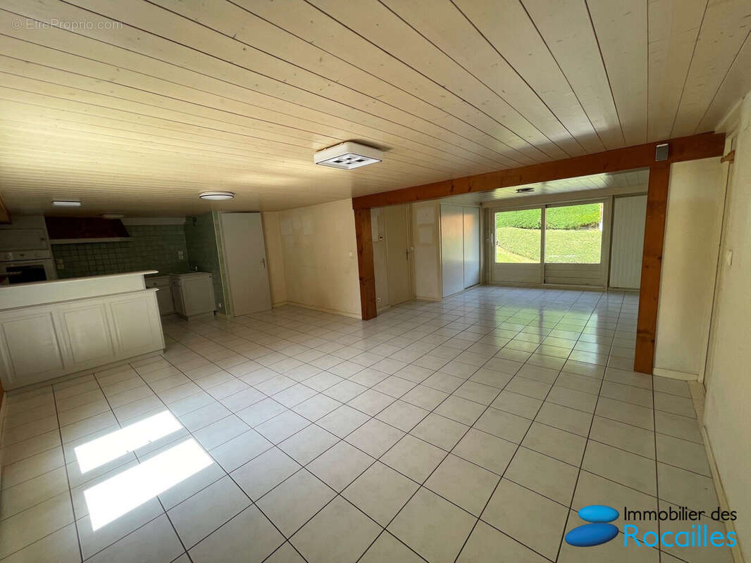 Appartement à AMANCY