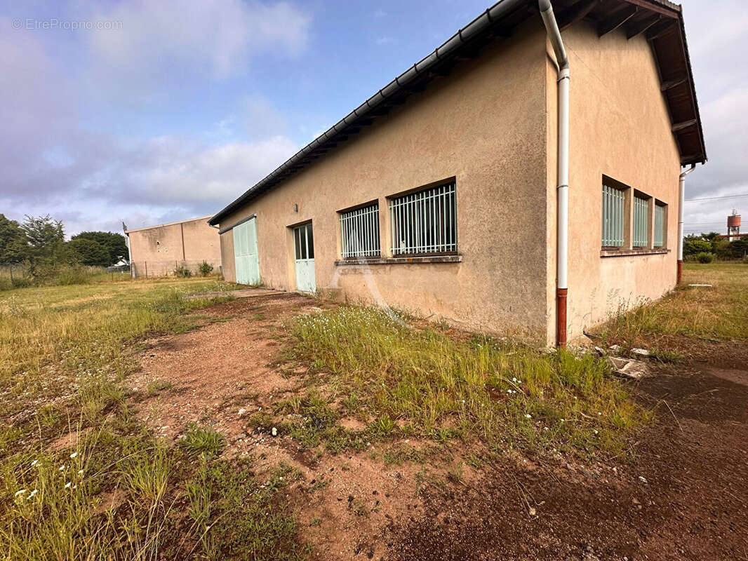 Commerce à CHANTEHEUX