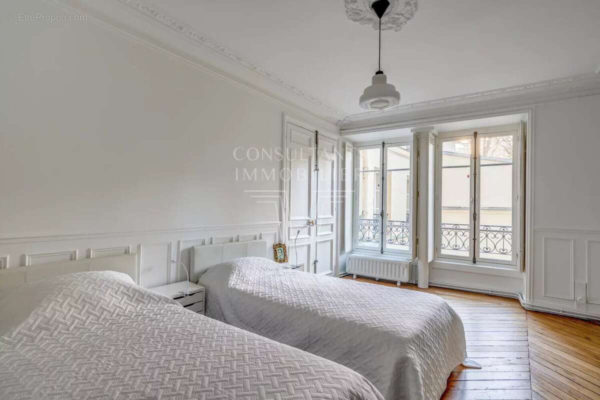 Appartement à PARIS-6E