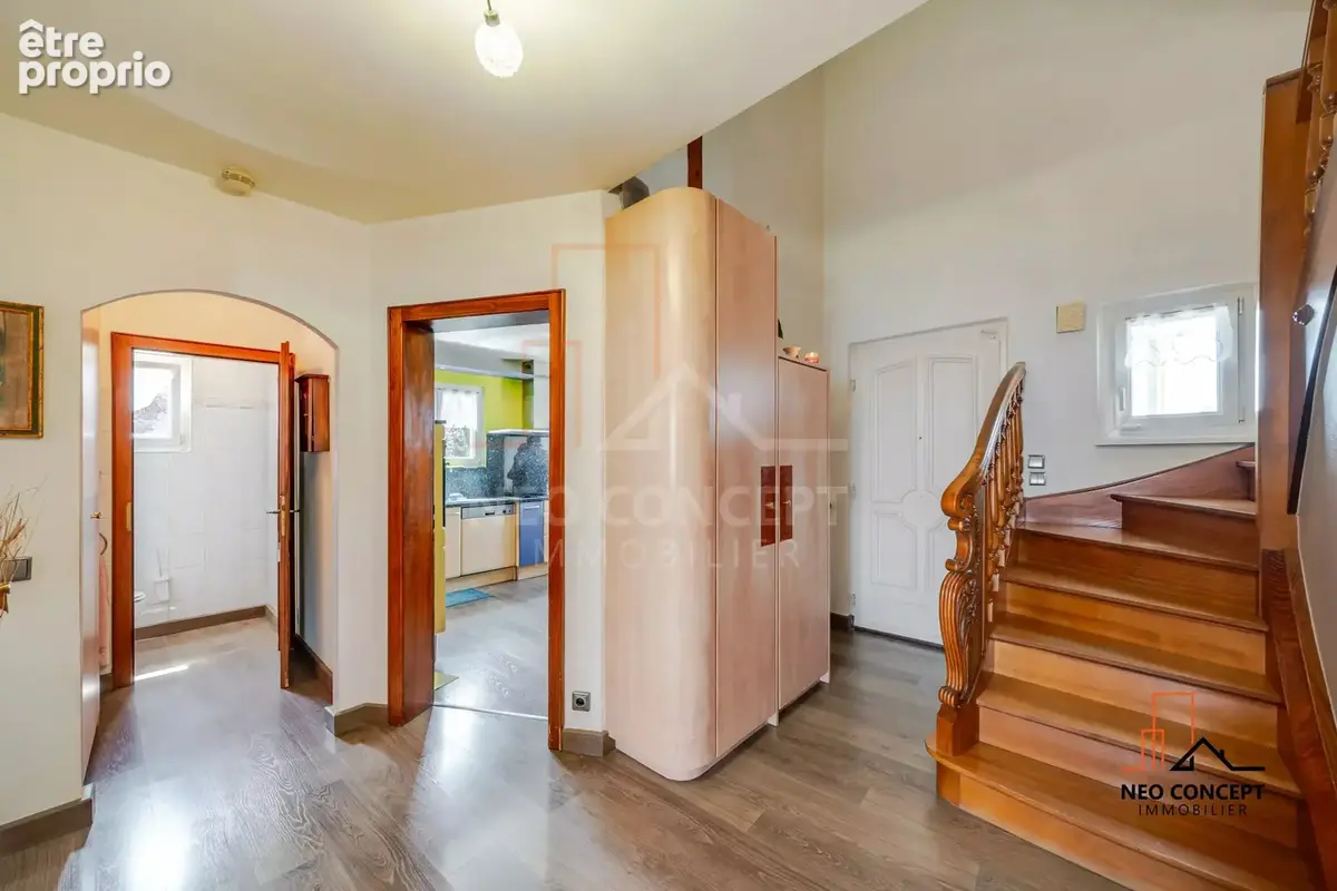 * HERRLISHEIM * Magnifique maison de type 5 pièces de 148.50 m² total avec une sublime piscine sur 9.10 ares ! * - photo 3