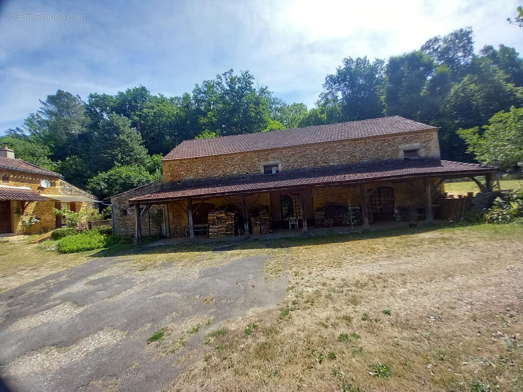 Maison à LOUBEJAC