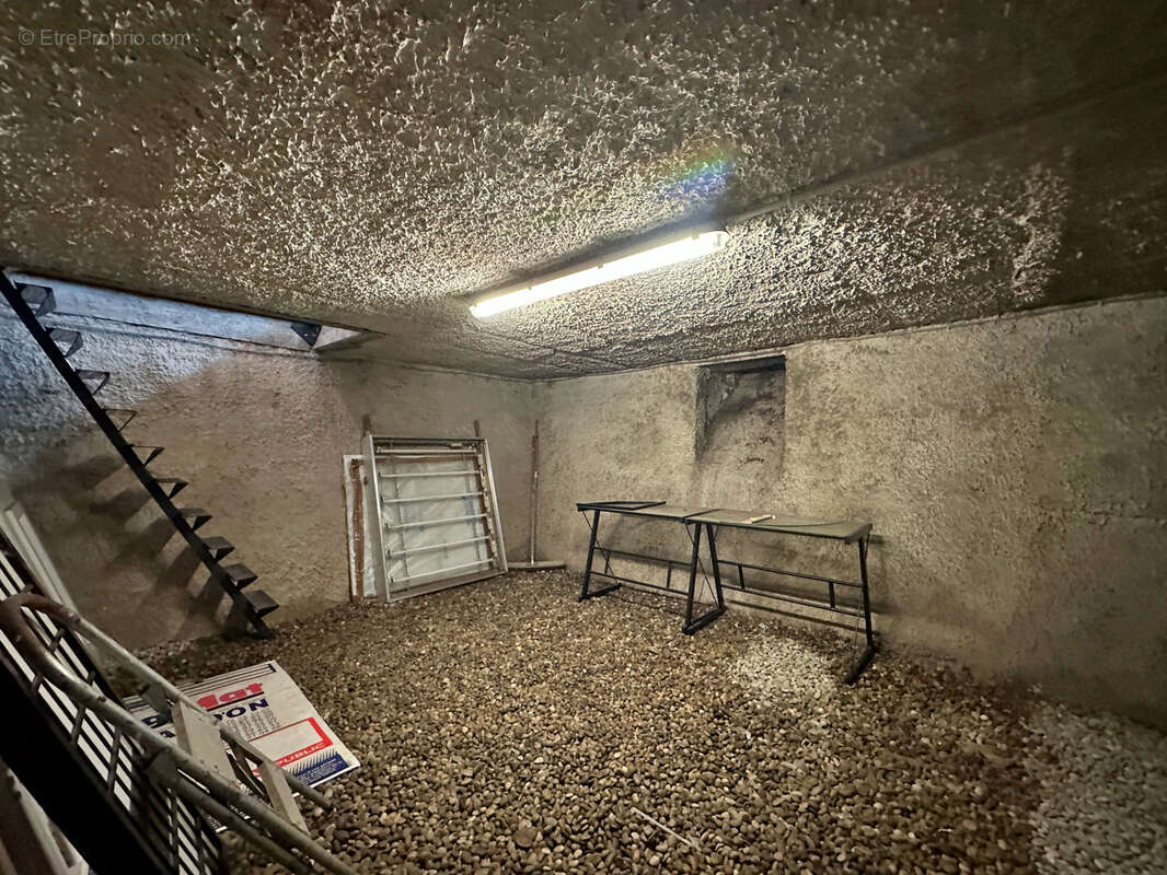 Commerce à SAINT-BONNET-DE-MURE