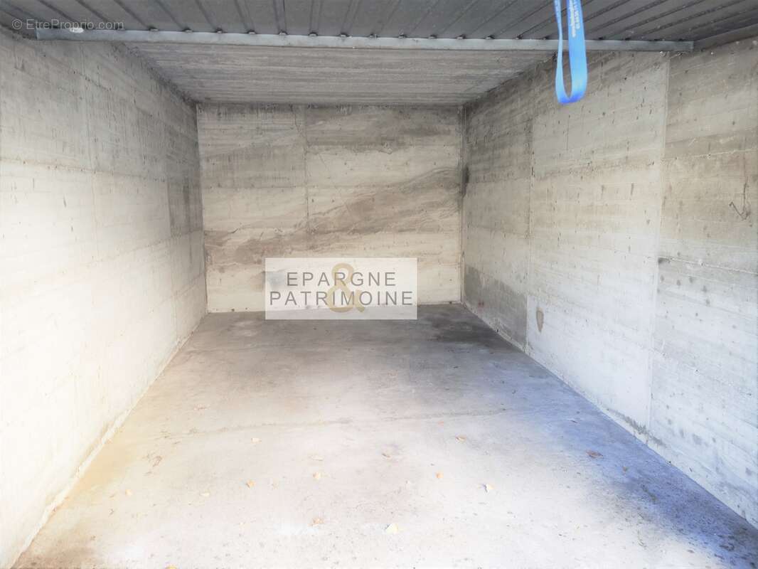 Parking à BOURGOIN-JALLIEU