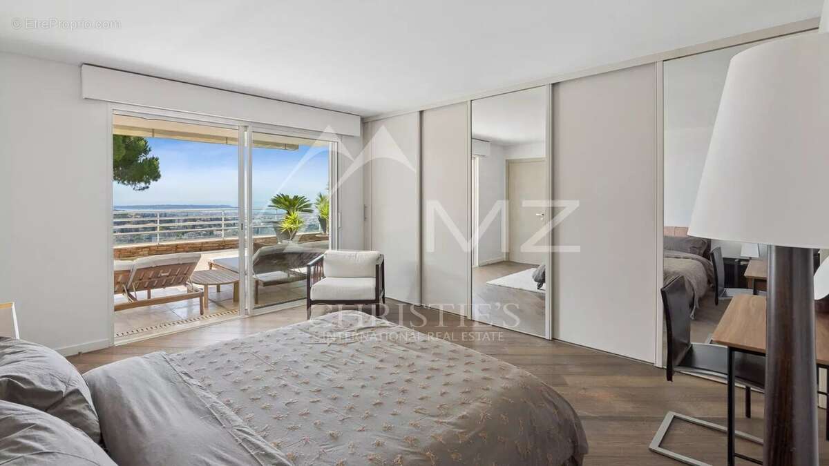 Appartement à LE CANNET