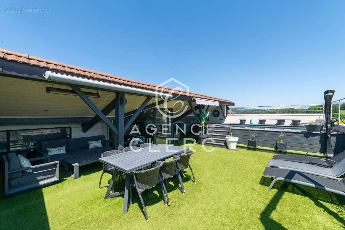 Appartement à ALLONZIER-LA-CAILLE