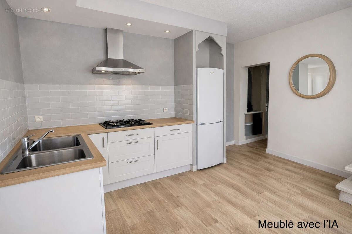 Maison à SAINT-LAURENT-D'AIGOUZE