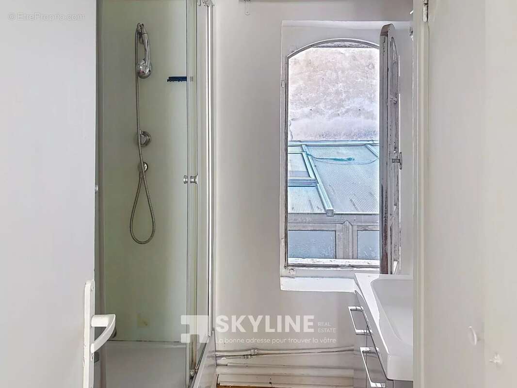 Appartement à MARSEILLE-7E