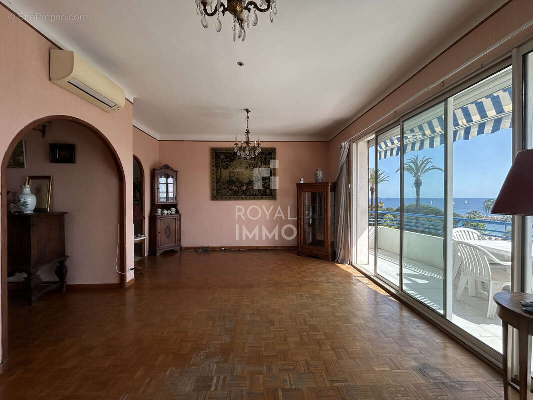 Mourillon front de mer dernier etage t4 90 m2 vue mer + double garage + parking - photo 5