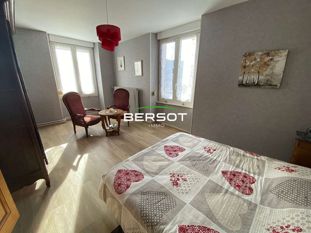 Maison à CONTREGLISE