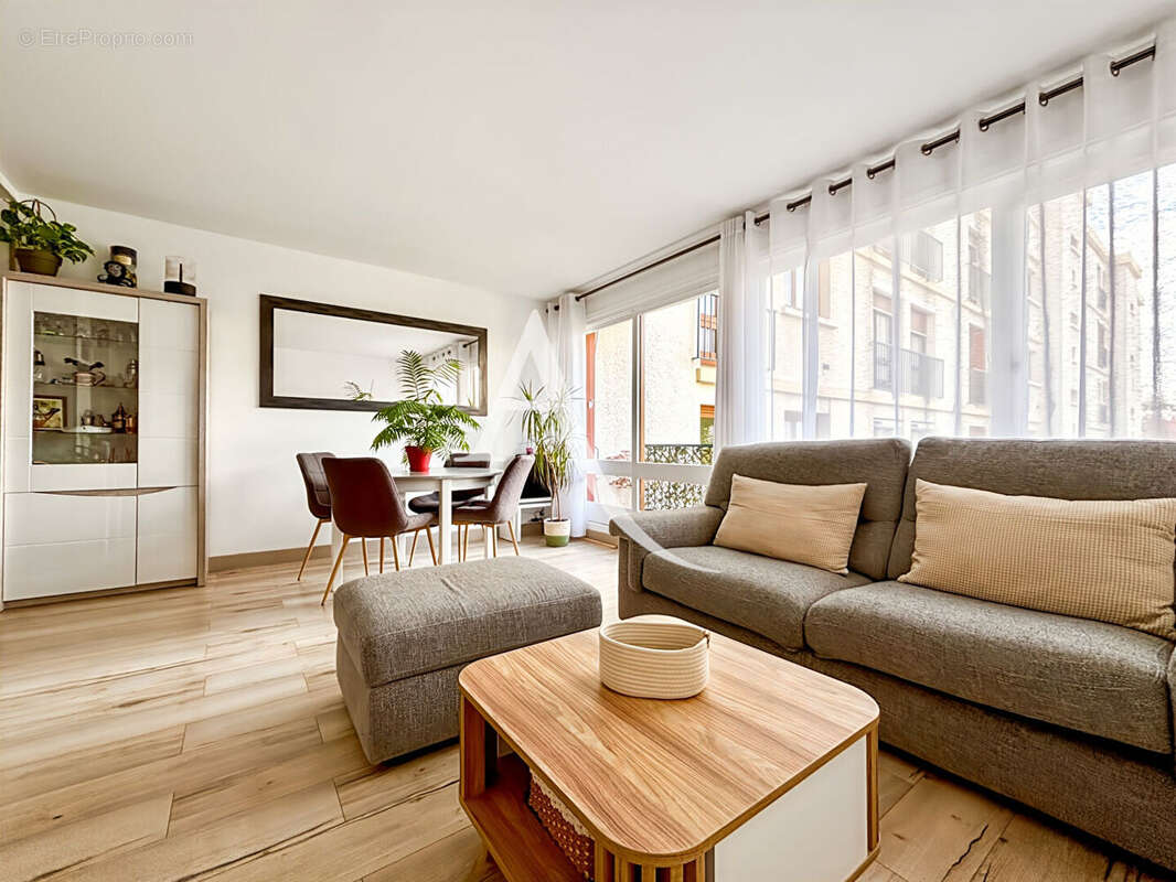 Appartement Bois d'Arcy 4 pièce(s) 74.7 m2 - photo 2