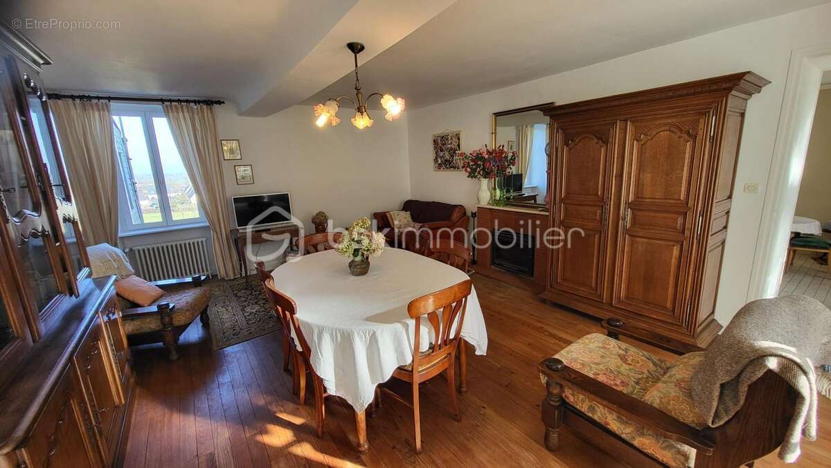 Maison à SAINT-SEVER-CALVADOS