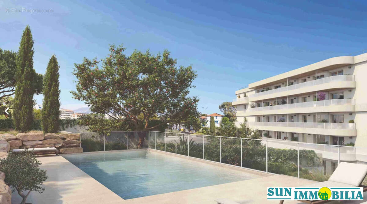 Appartement à SAINT-LAURENT-DU-VAR