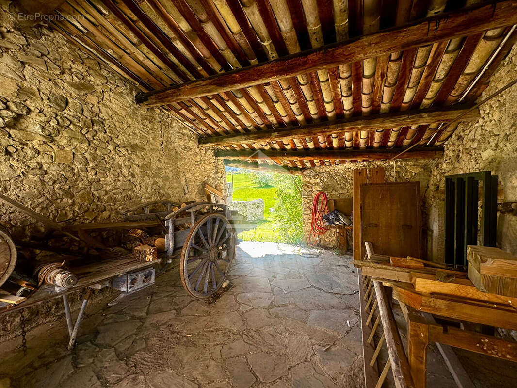 Autre à CHATEAUNEUF-MIRAVAIL