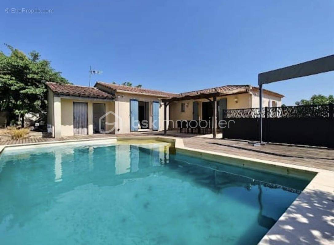 Maison à ORGON