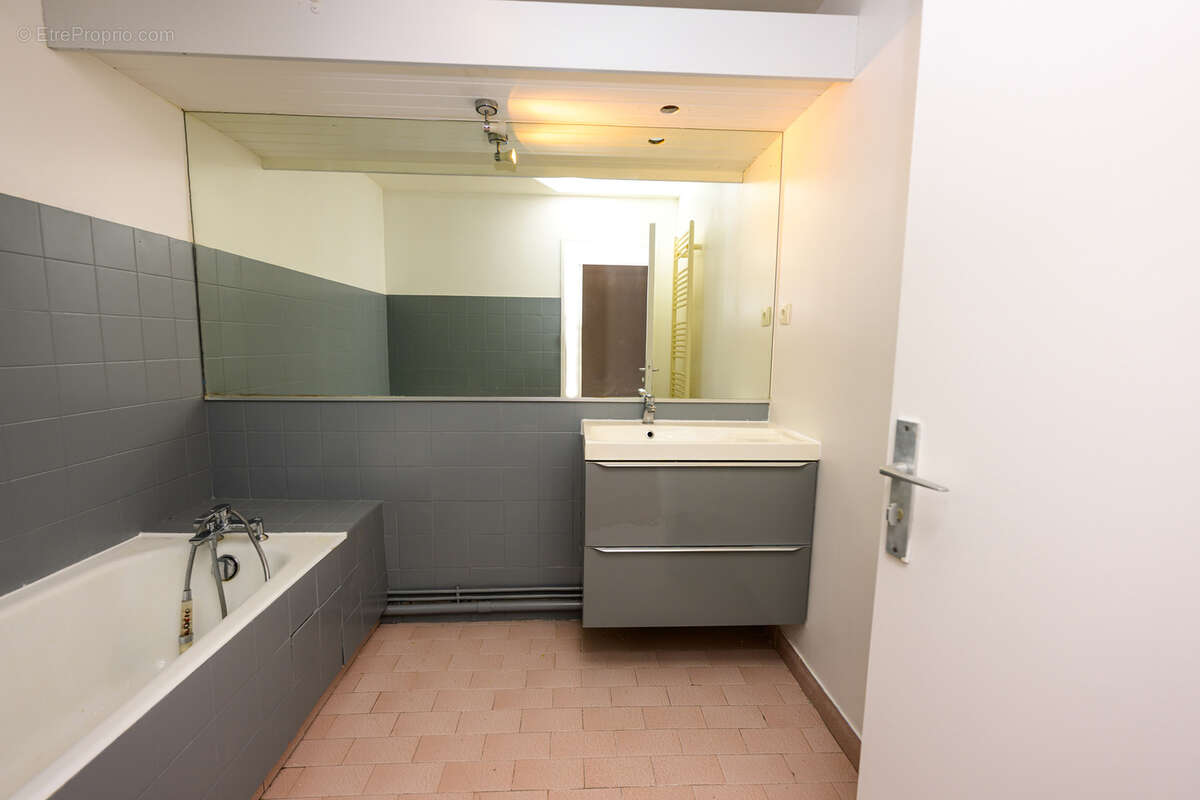 Appartement à MANDELIEU-LA-NAPOULE