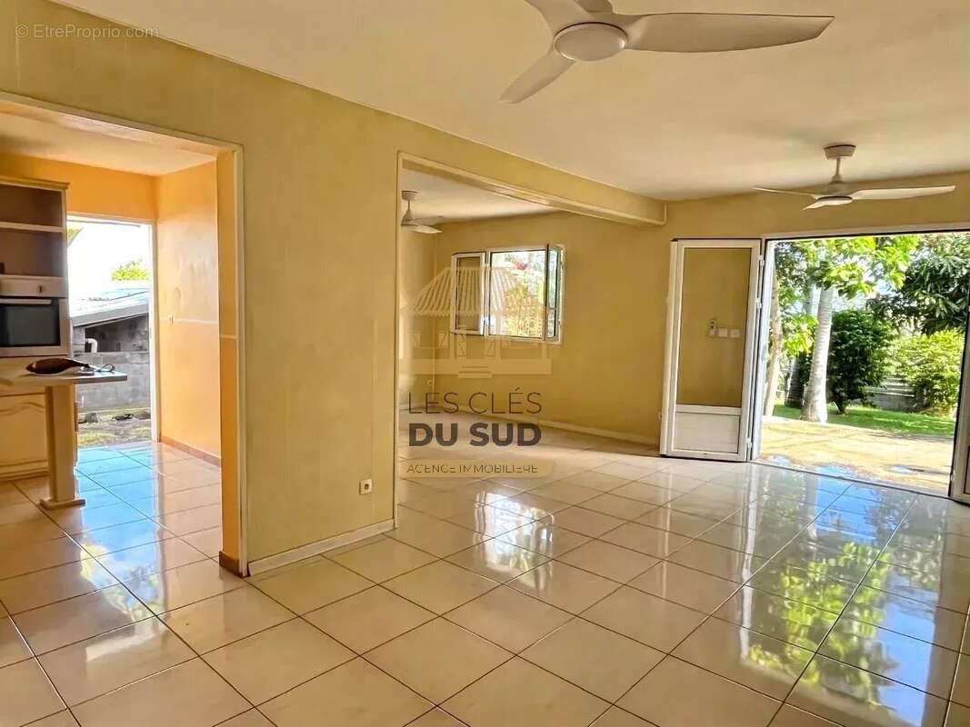 Maison T5 créolisée à vendre avec vue imprenable à Saint-Pierre 97410 – Fond d’impasse au calme - photo 5