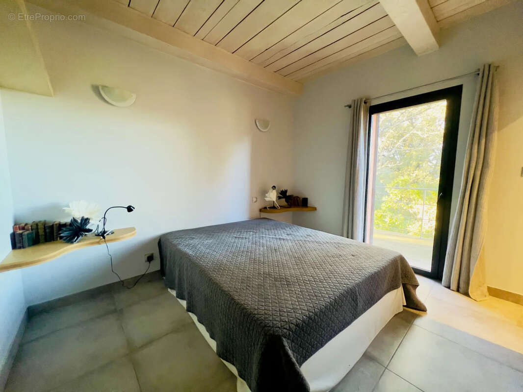 Propriété de charme à 6 suites parentales + logement indépendant à Vue panoramique - Terrain 10 000 m2 à Brign - photo 9