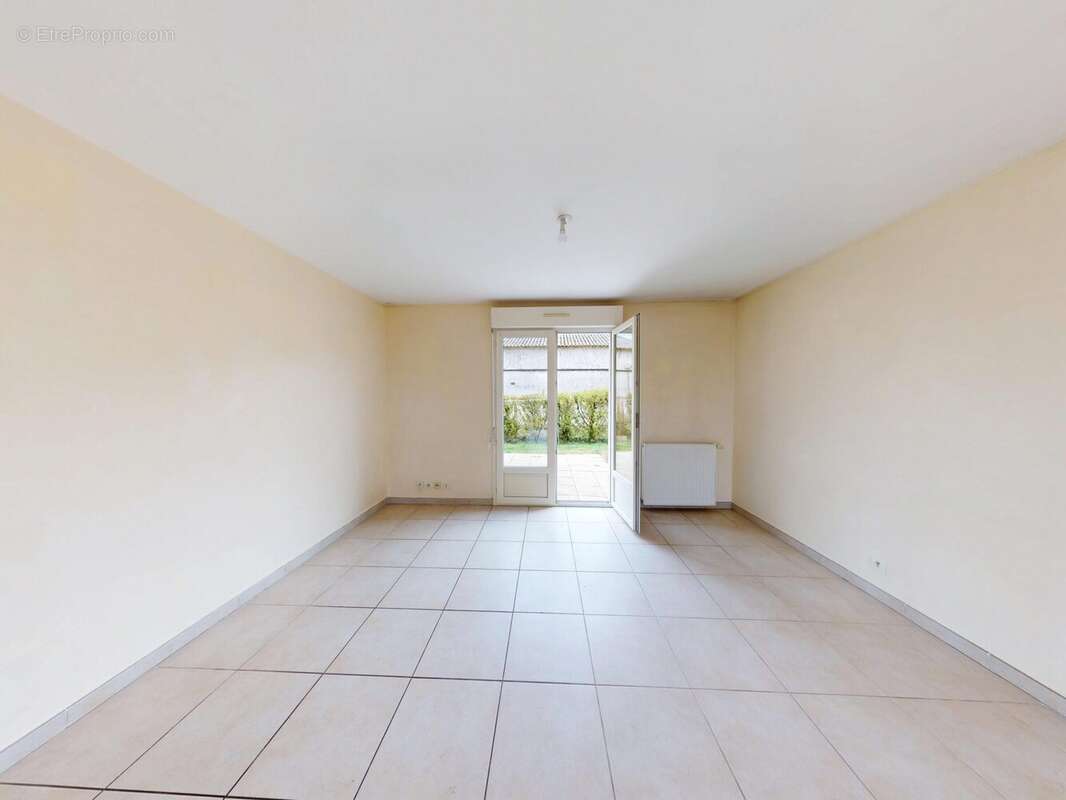 PIECE DE VIE 31M2 - Maison à ROSIERES-PRES-TROYES