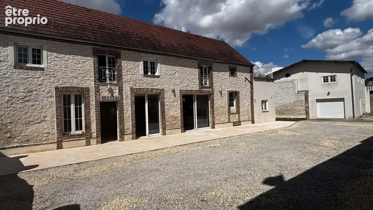 Maison à FLEURY-LA-VALLEE